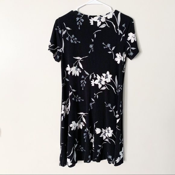 Old navy black floral shirt dress size medium - Picture 3 of 7